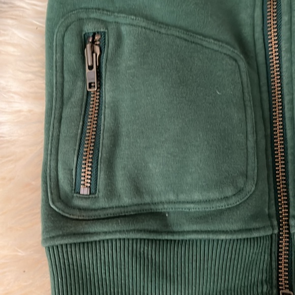 Green Roots Canada hoodie - Picture 3 of 8